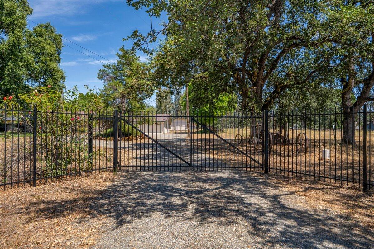 9871 Deschutes Road Palo Cedro, CA 96073 - Photo 80 of 80 2-Gated Entrance