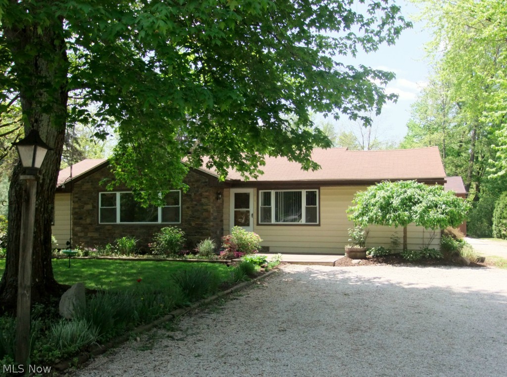 852 Brunsdorph Road Akron, OH 44333 - Photo 3 of 17 Alum. and Stone exterior