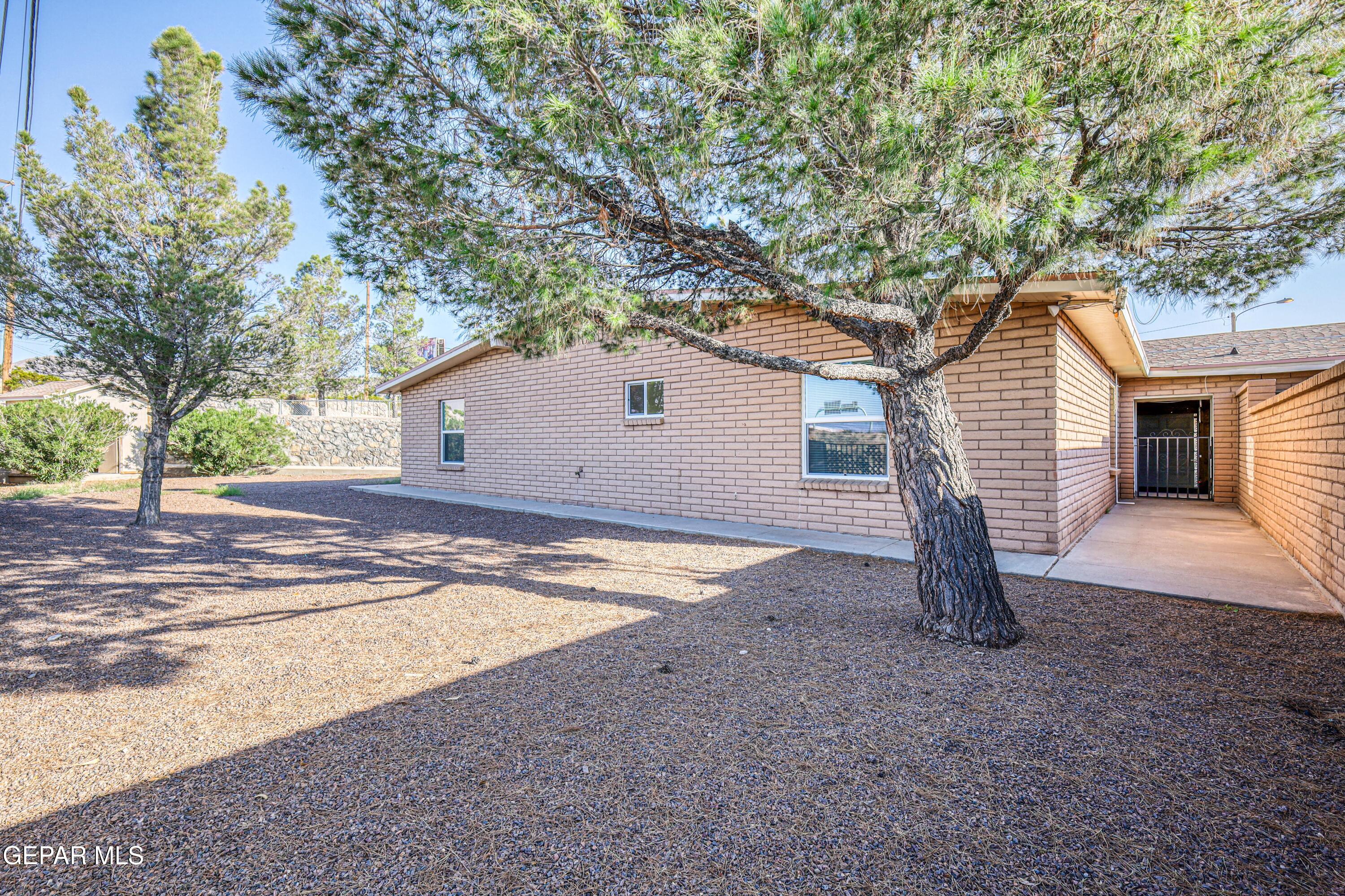 293 Atlantic Road, Unit A & B El Paso, TX 79922 - Photo 12 of 111 IMG_6706_HDR