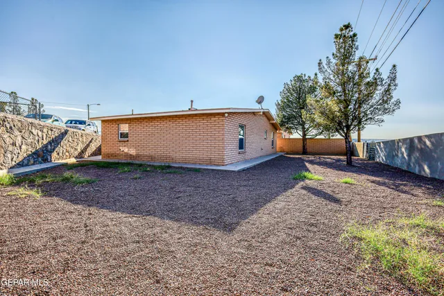 $468,500 | 293 Atlantic Road, Unit A & B, El Paso, TX 79922