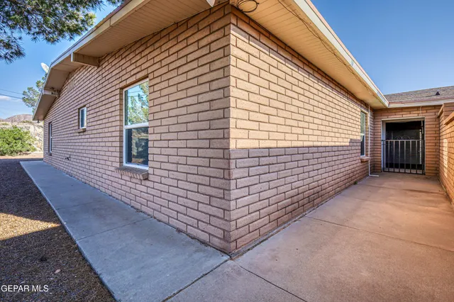 $468,500 | 293 Atlantic Road, Unit A & B, El Paso, TX 79922