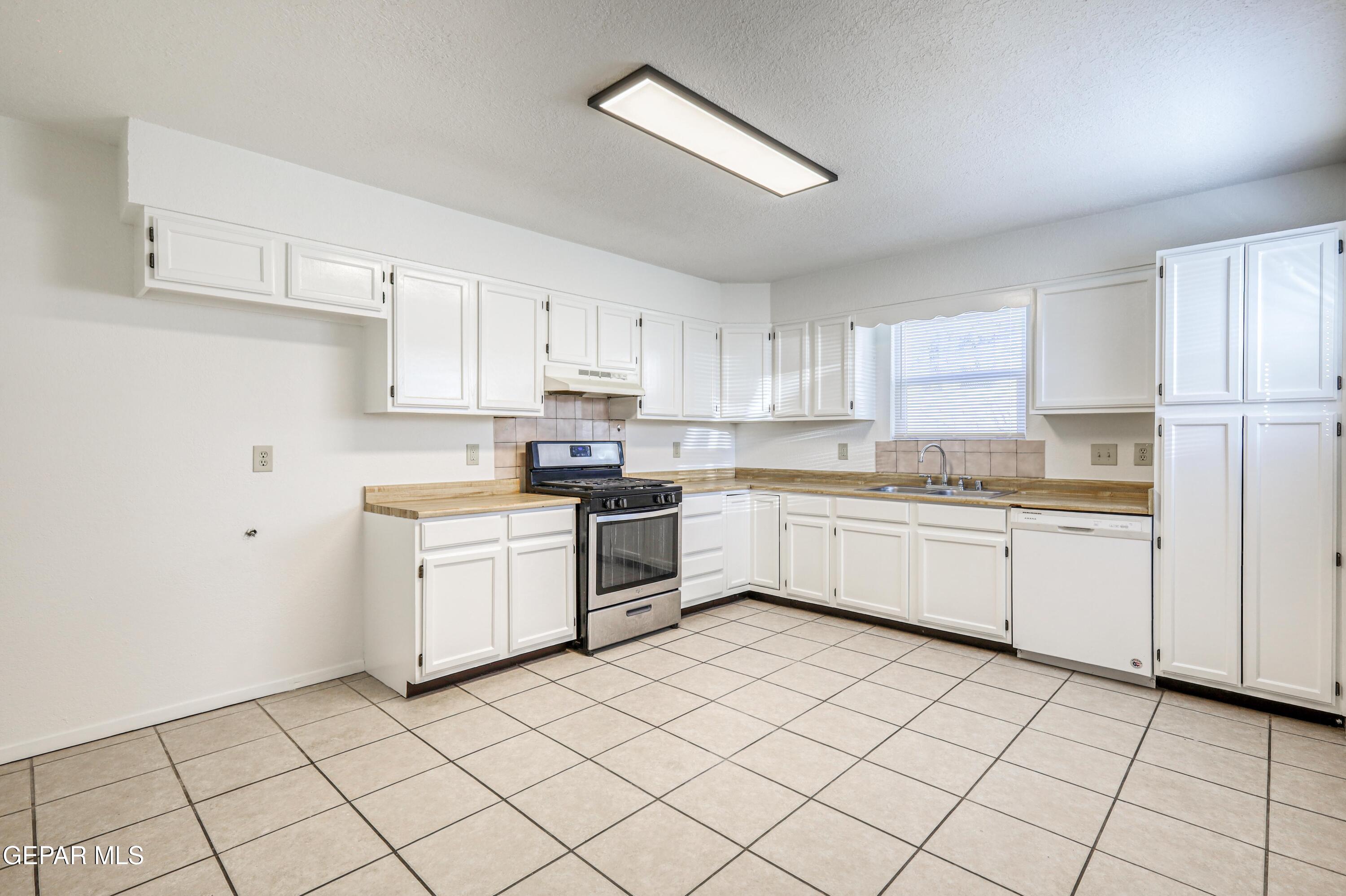 293 Atlantic Road, Unit A & B El Paso, TX 79922 - Photo 34 of 111 IMG_6745_HDR