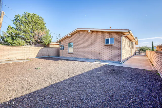 $468,500 | 293 Atlantic Road, Unit A & B, El Paso, TX 79922