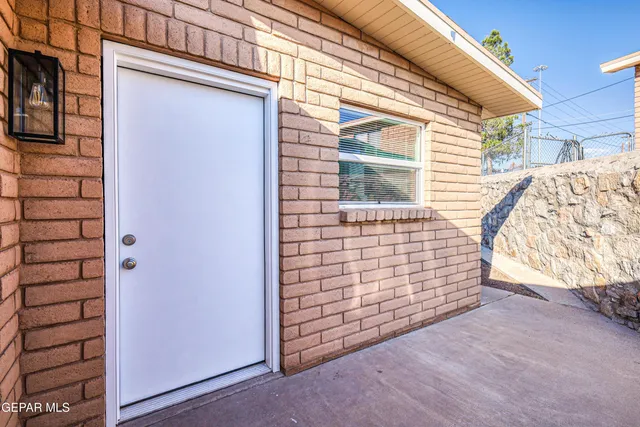 $468,500 | 293 Atlantic Road, Unit A & B, El Paso, TX 79922