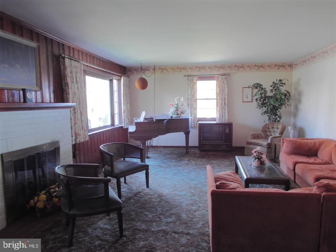 251 Reeser Road Camp Hill, PA 17011 - Photo 4 of 16 Gallery Image 4