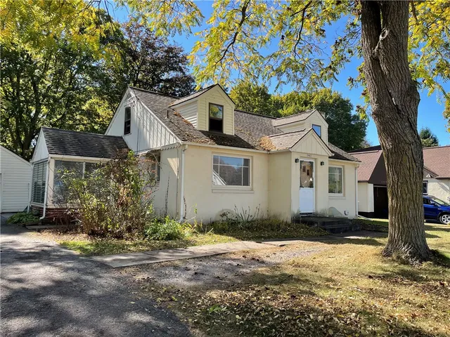 $149,900 | 2463 Browncroft Boulevard, Penfield, NY 14625