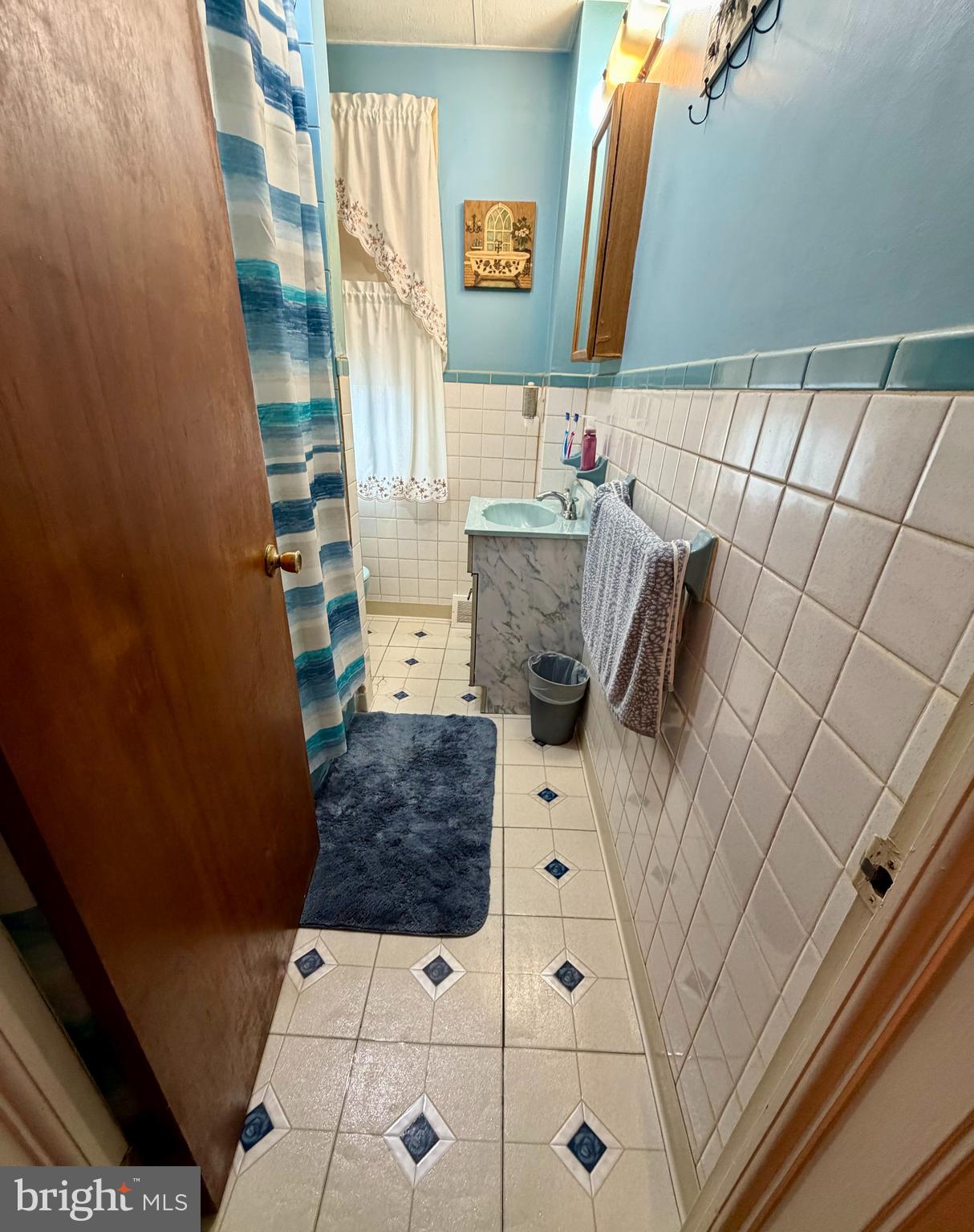 172 West Ridge Road Linwood, PA 19061 - Photo 13 of 21 Bathroom