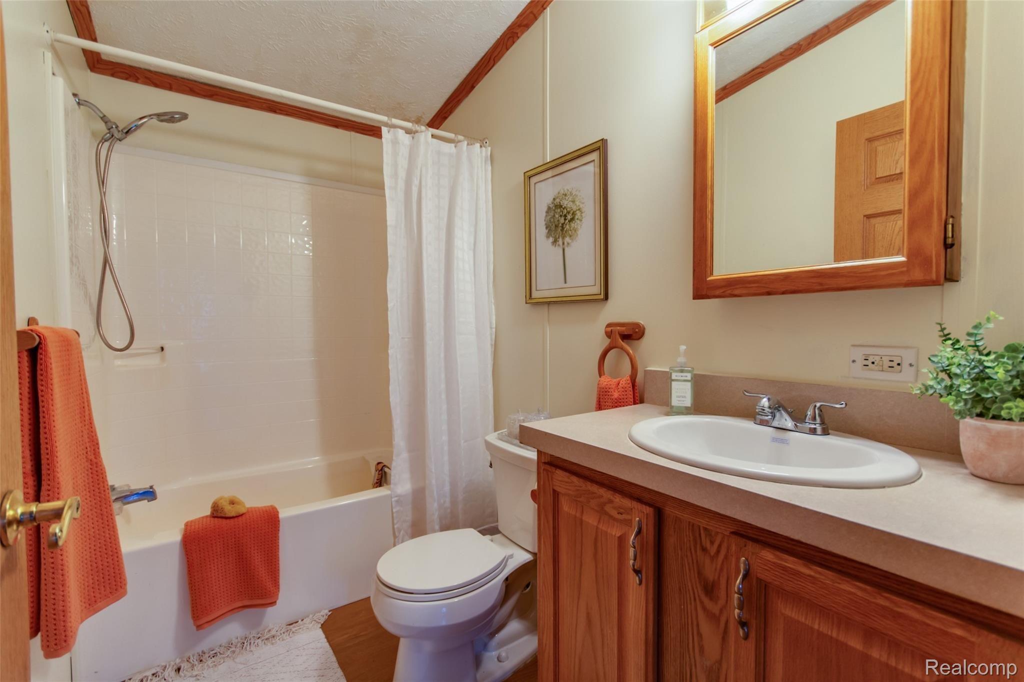 6185 Hackman Road Yale, MI 48097 - Photo 21 of 28 DSC_4259enf.jpg