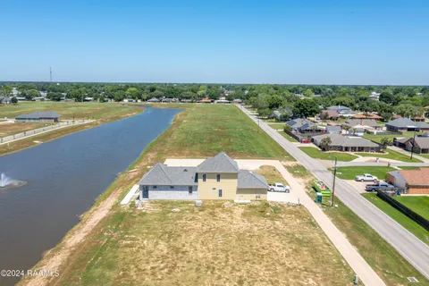 $109,999 | 411 E Villager Avenue, Scott, LA 70583