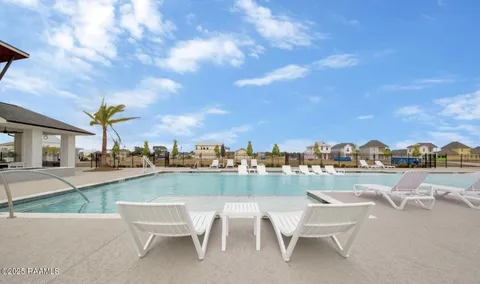 $109,999 | 411 E Villager Avenue, Scott, LA 70583