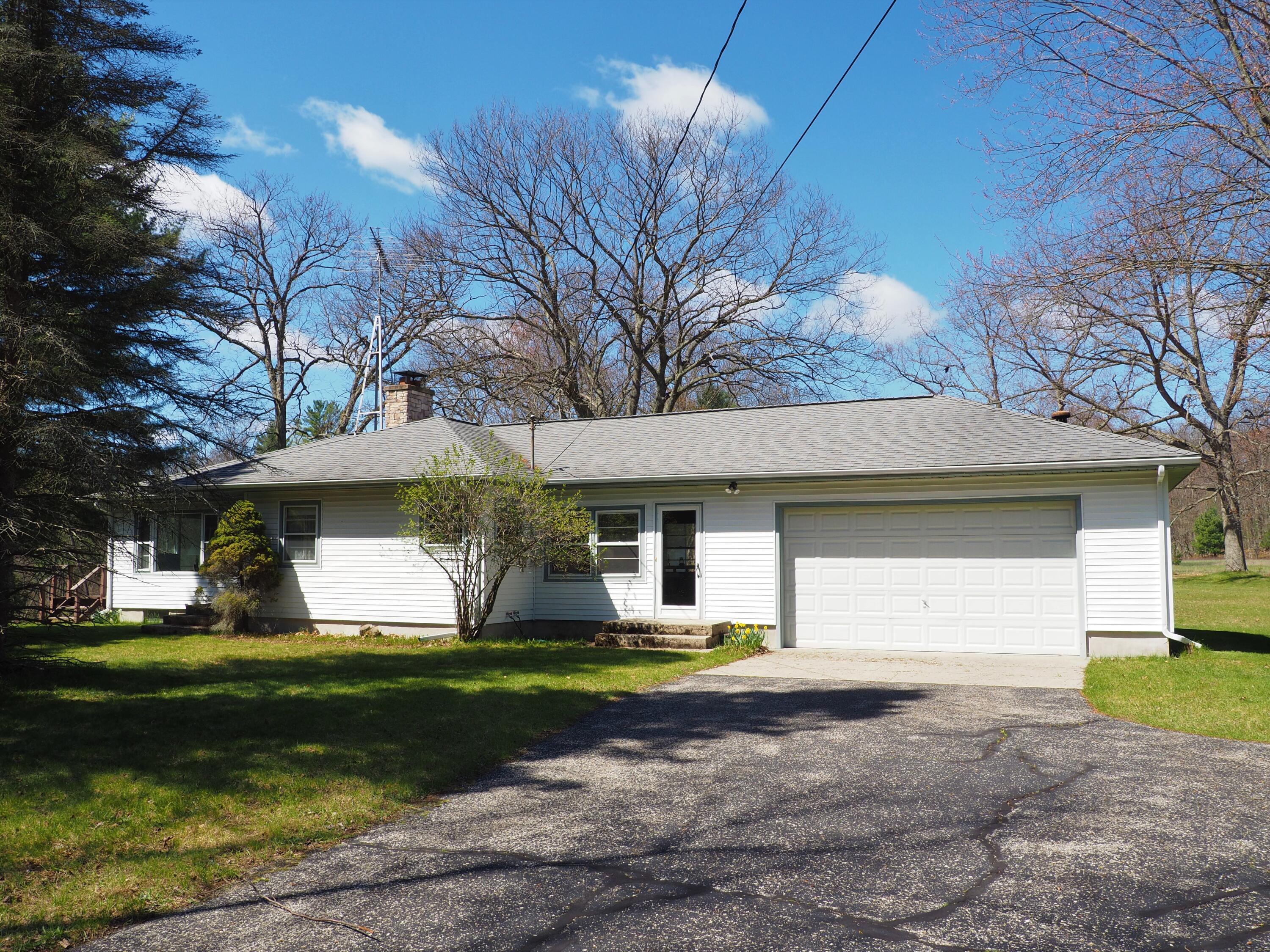 9149 North Bass Lake Road Irons, MI 49644 - Photo 2 of 139 P4290001