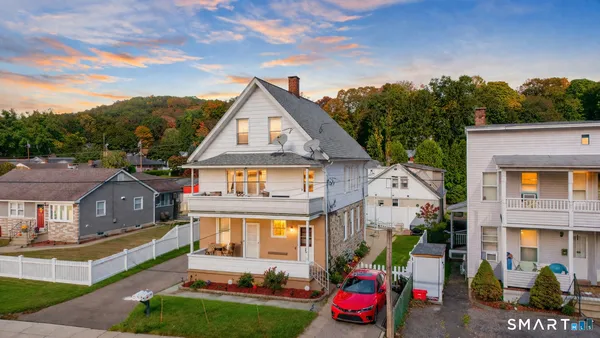 $2,000 | 301 Roosevelt Drive, Unit 1, Derby, CT 06418