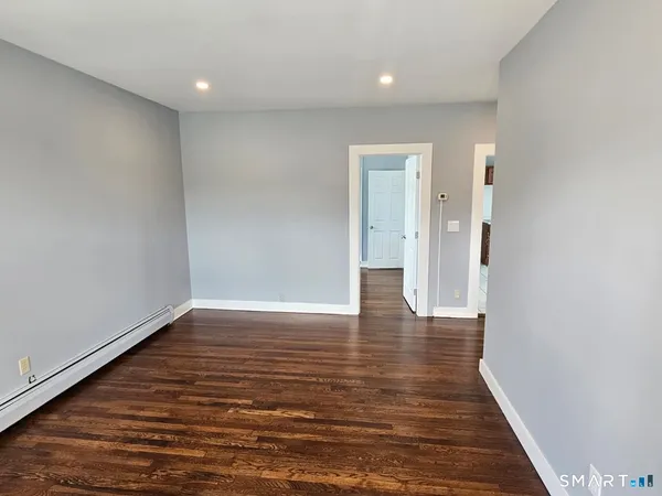 $2,000 | 301 Roosevelt Drive, Unit 1, Derby, CT 06418