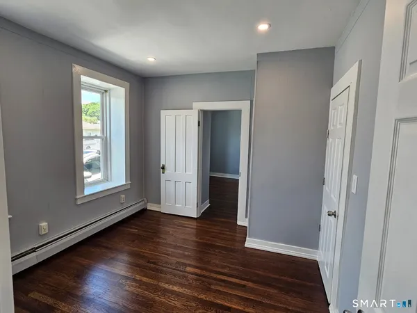 $2,000 | 301 Roosevelt Drive, Unit 1, Derby, CT 06418