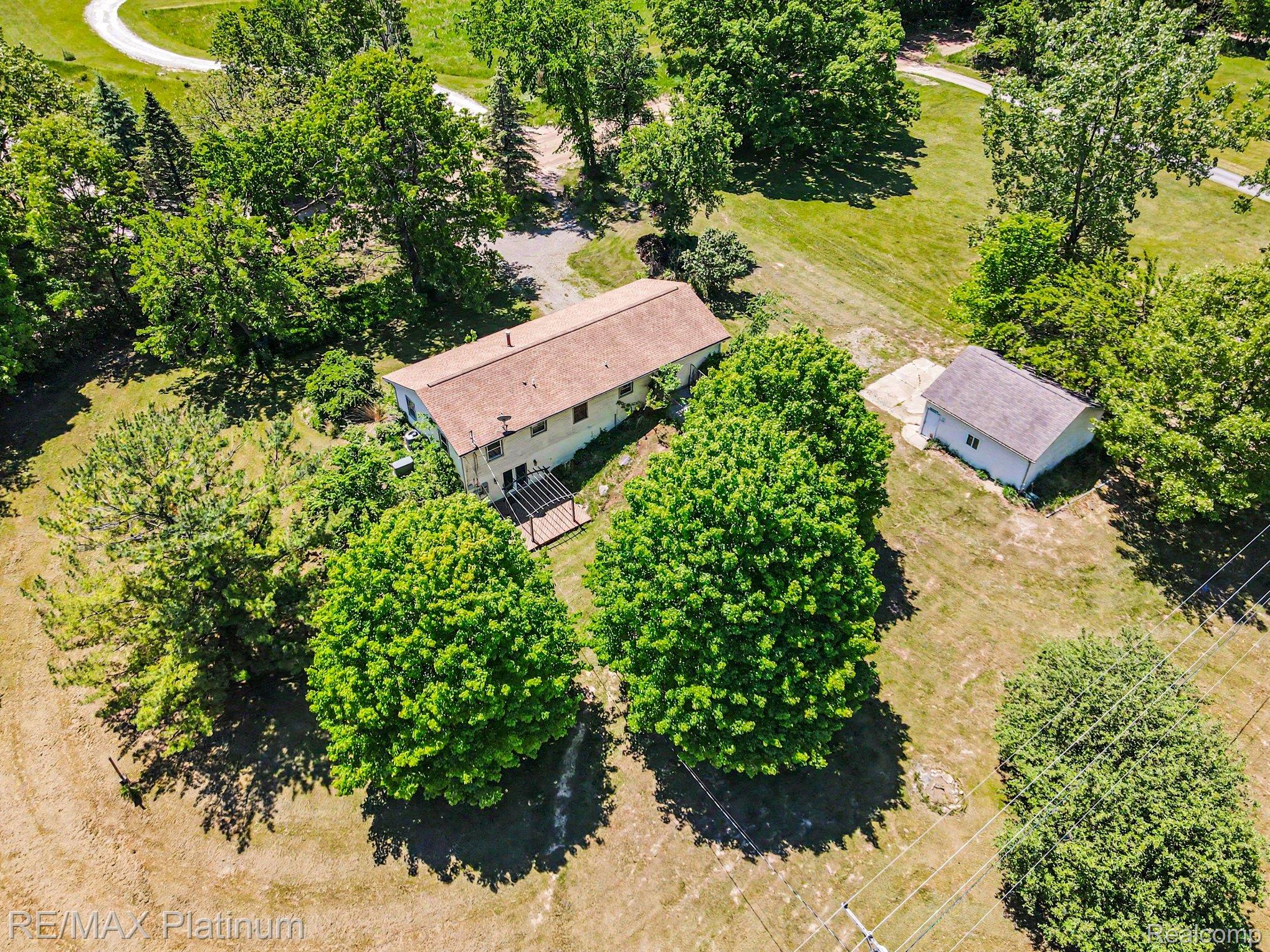 2647 Curdy Road Howell, MI 48855 - Photo 28 of 34 034_file_2740.jpg