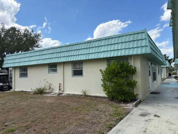 $105,000 | 101 Cambridge Trail, Unit 200, Sun City Center, FL 33573