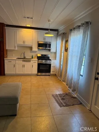 $1,950 | 5922 Colfax Avenue, North Hollywood, CA 91601