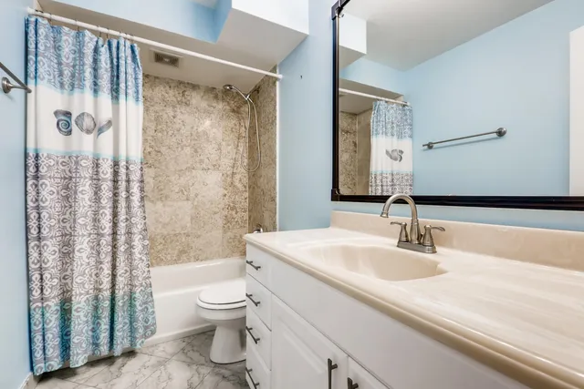 $1,800 | 475 Plum Creek Drive, Unit 303, Wheeling, IL 60090