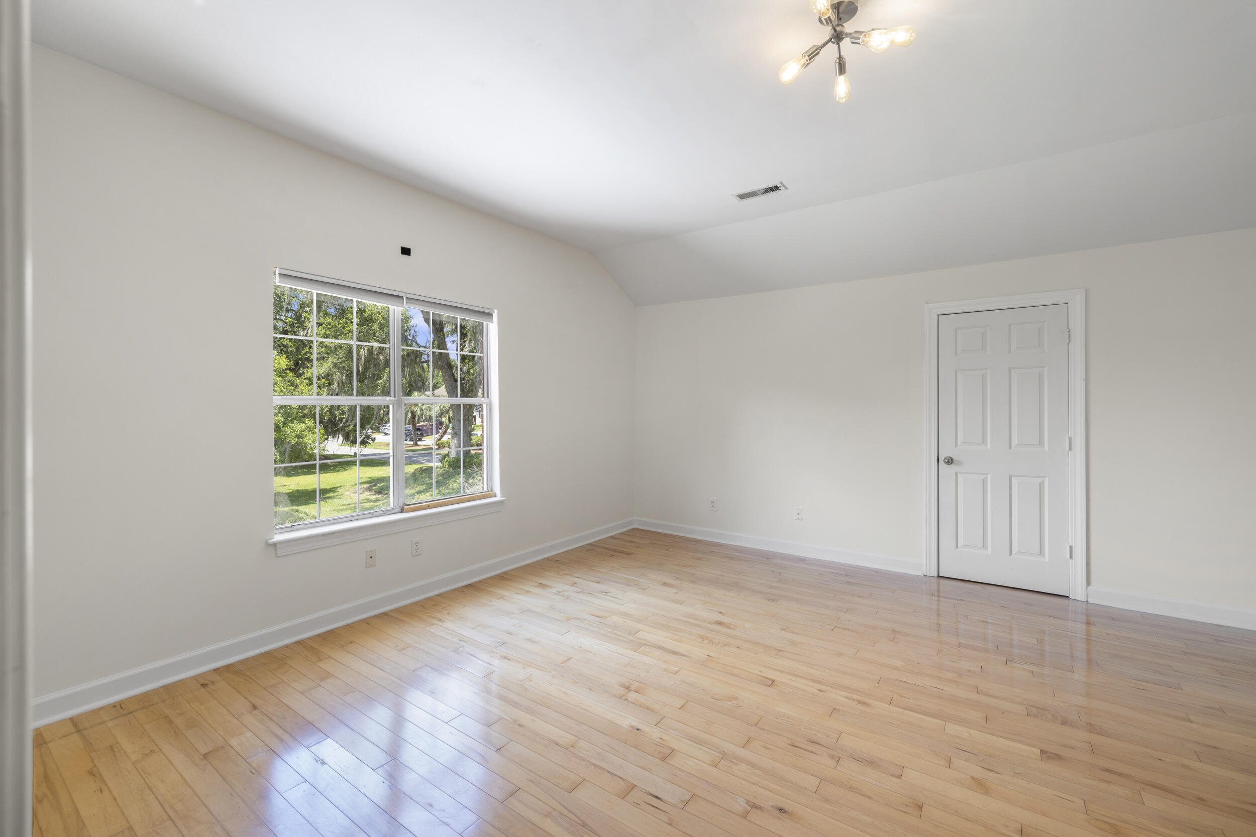 2907 Foxhall Road Charleston, SC 29414 - Photo 48 of 63 50_2907 fox hall rd-(interior)-_mgc3726