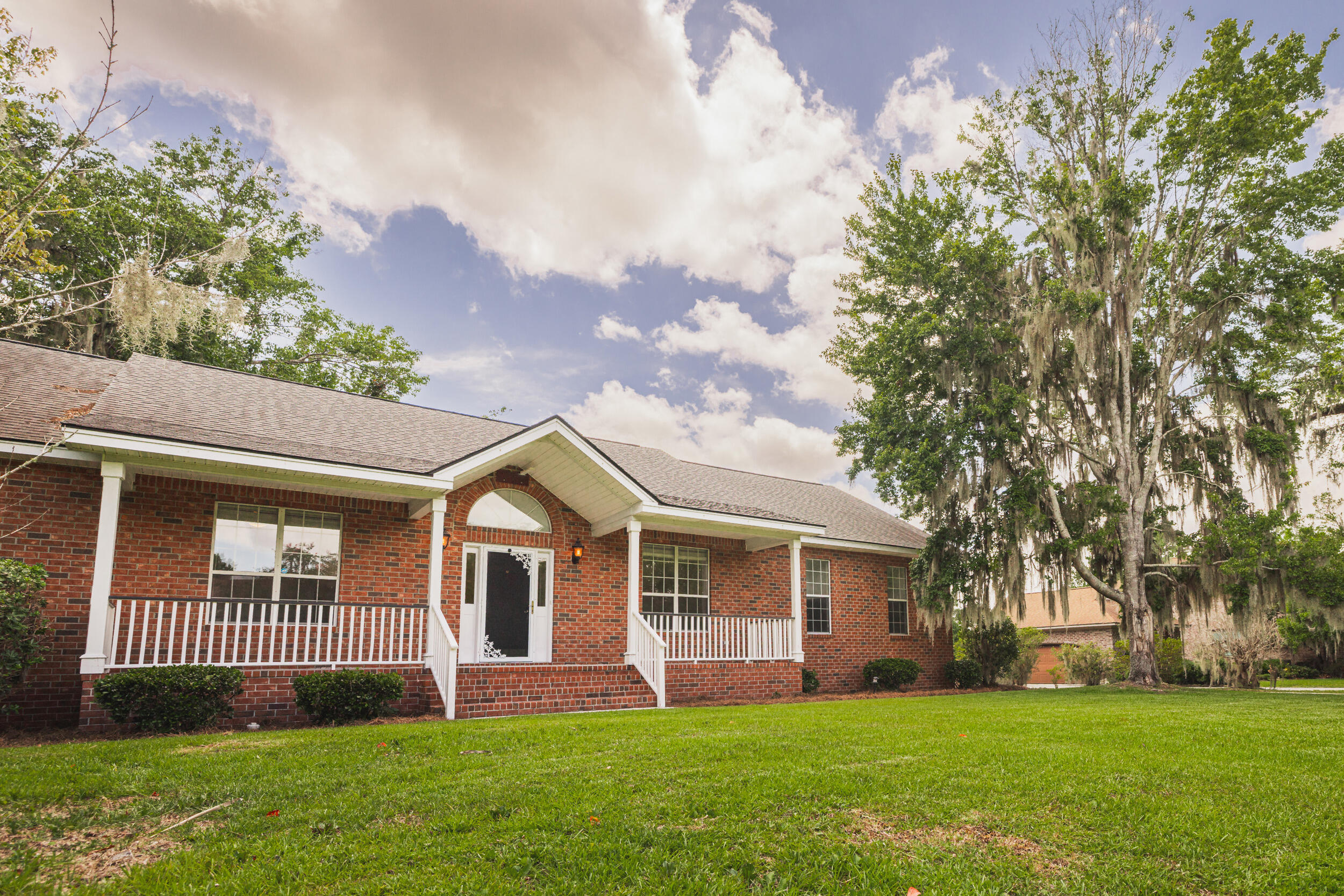 2907 Foxhall Road Charleston, SC 29414 - Photo 5 of 63 5_2907 fox hall rd-(exterior)-_mgc3787