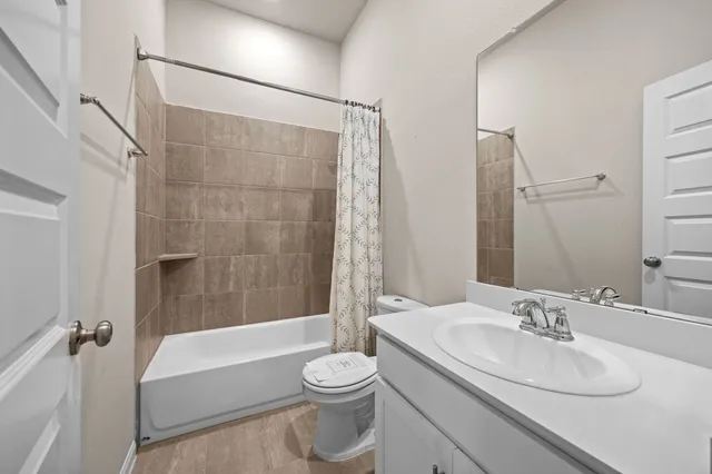 $325,000 | 2406 Temple Crag Drive, Rosharon, TX 77583