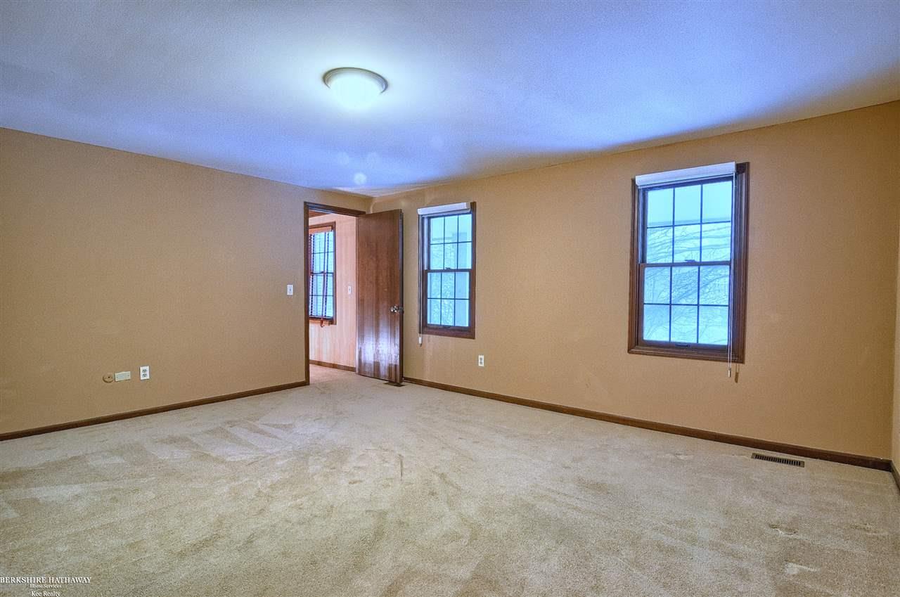 1935 Marcastle Court Rochester Hills, MI 48309 - Photo 24 of 33