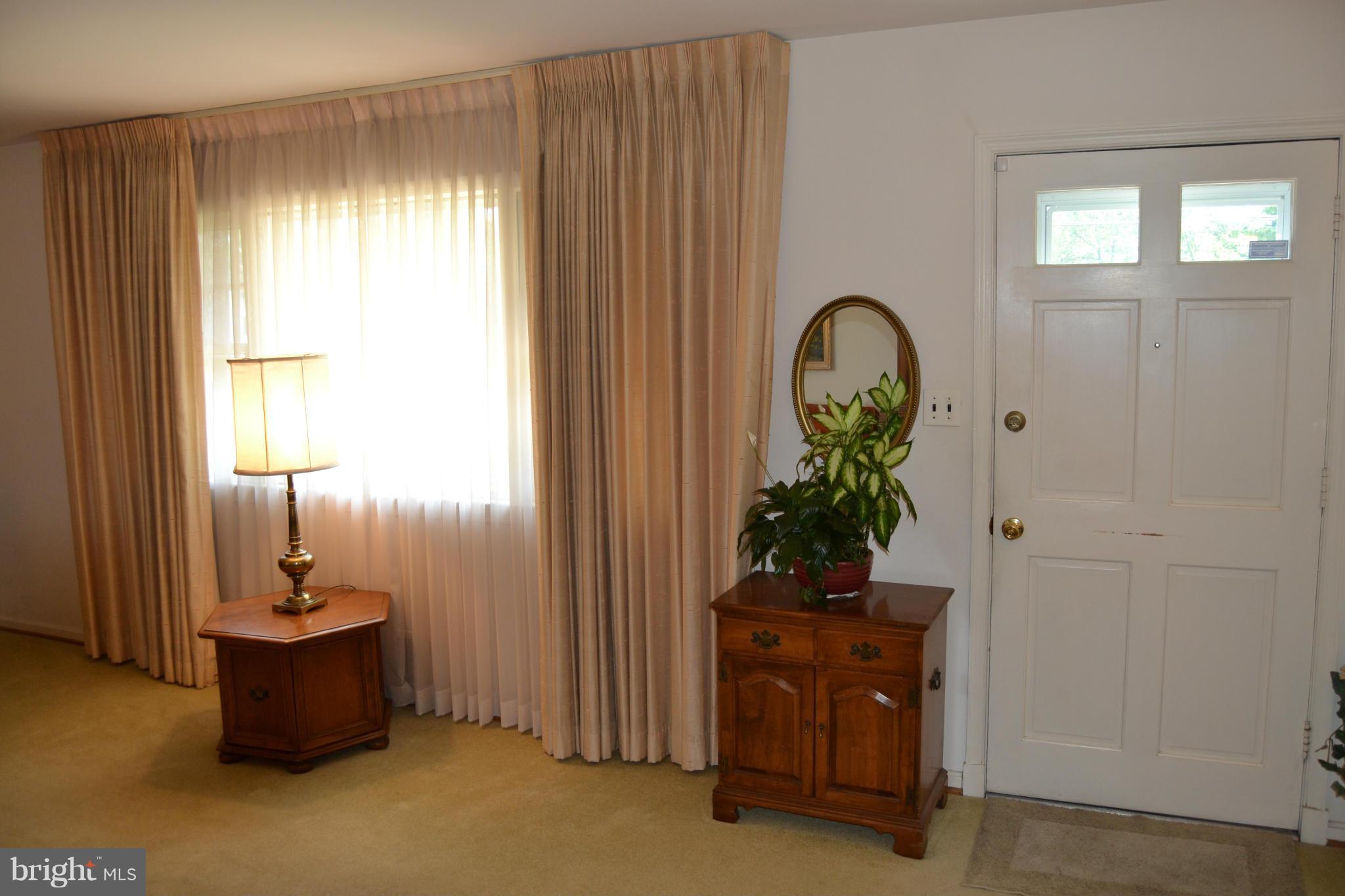 2613 Hughes Road Adelphi, MD 20783 - Photo 13 of 28 Living Room