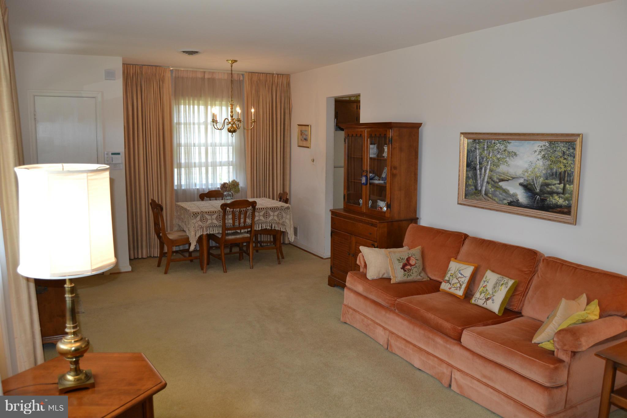 2613 Hughes Road Adelphi, MD 20783 - Photo 15 of 28 Living Room