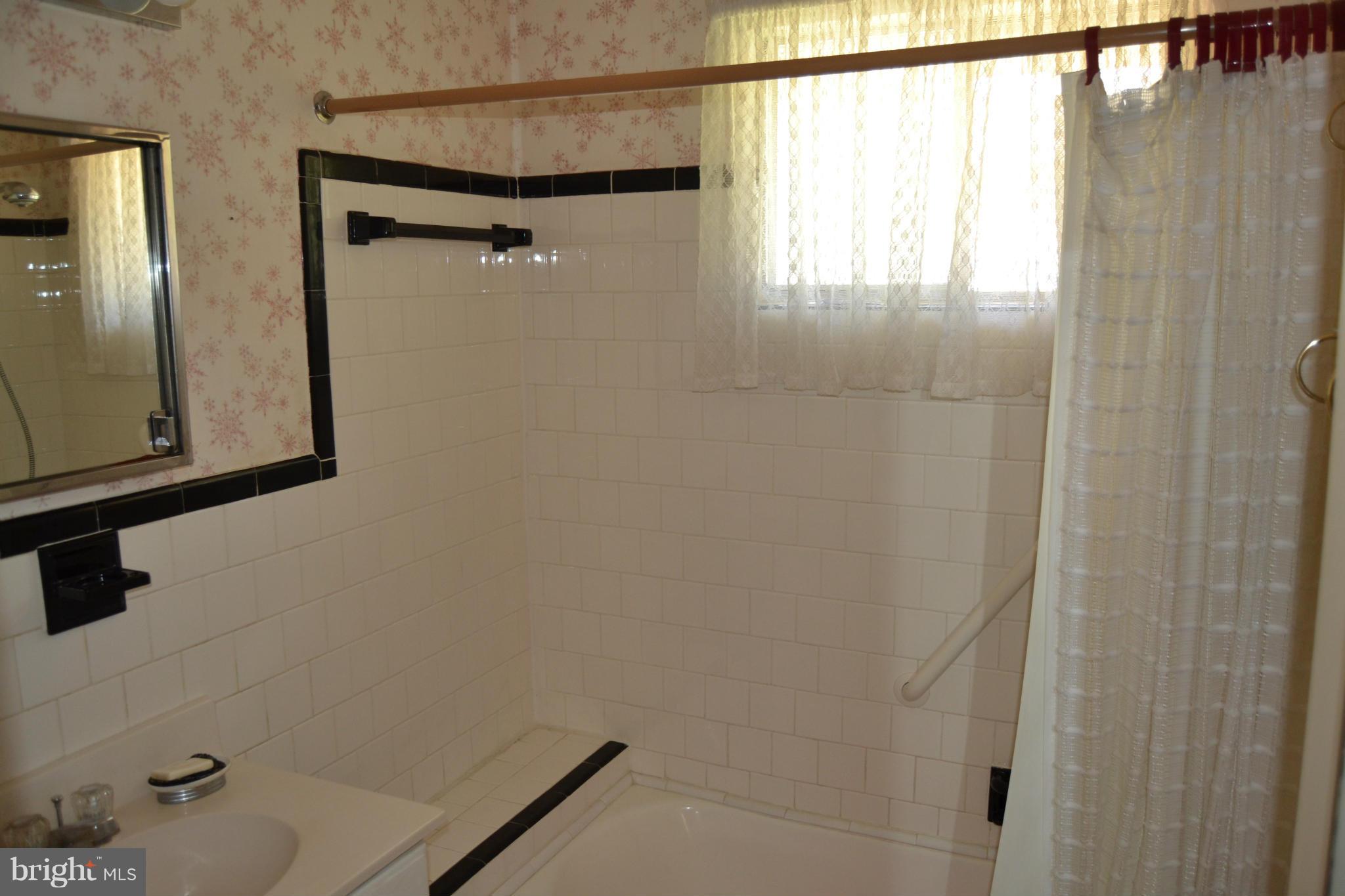 2613 Hughes Road Adelphi, MD 20783 - Photo 18 of 28 Bath (Master)