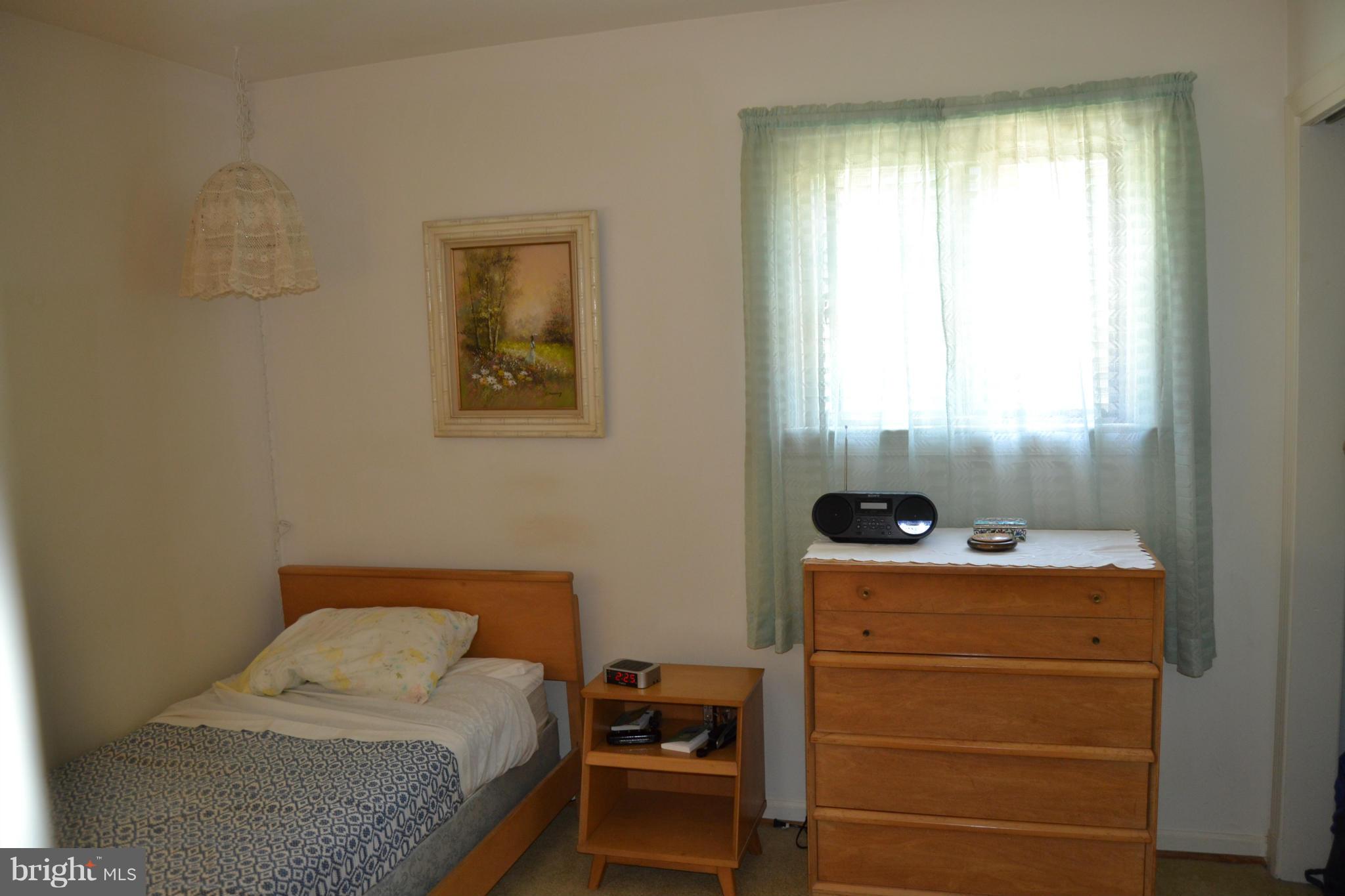 2613 Hughes Road Adelphi, MD 20783 - Photo 19 of 28 2nd Upper Bedroom