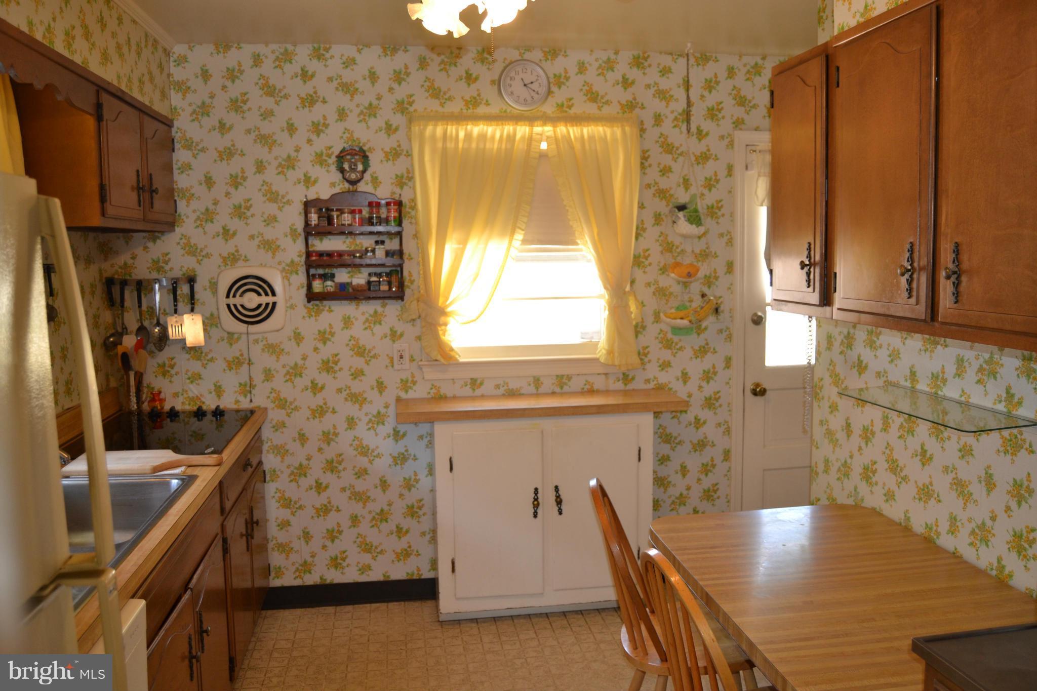 2613 Hughes Road Adelphi, MD 20783 - Photo 7 of 28 Kitchen