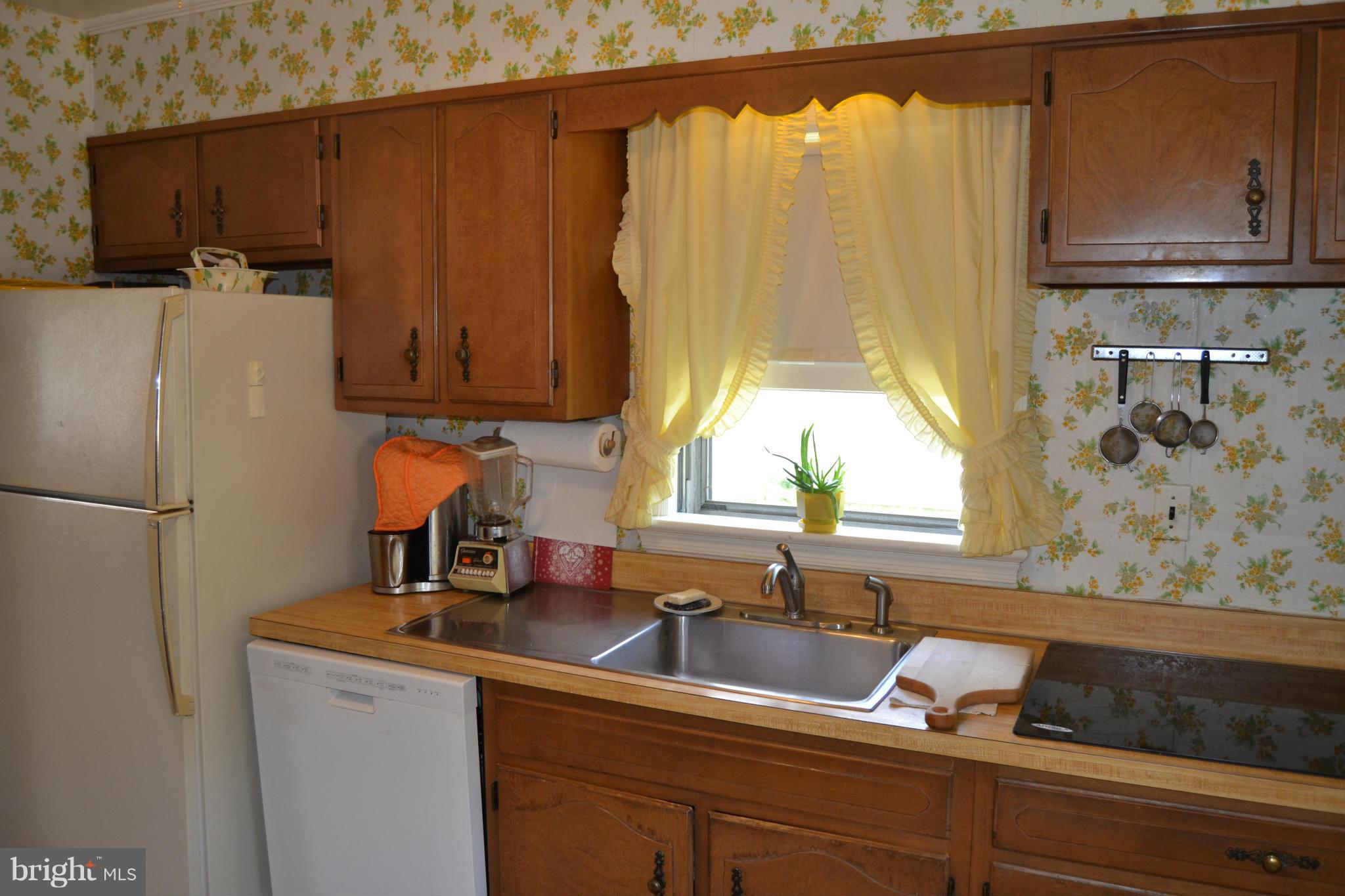 2613 Hughes Road Adelphi, MD 20783 - Photo 9 of 28 Kitchen