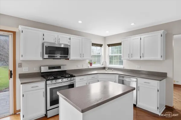 $3,500 | 2219 Beaumont Court, Aurora, IL 60502