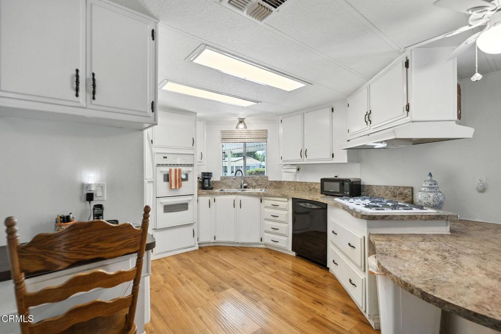 14 Tahquitz Court, Unit 213 Camarillo, CA 93012 - Photo 12 of 38 Kitchen