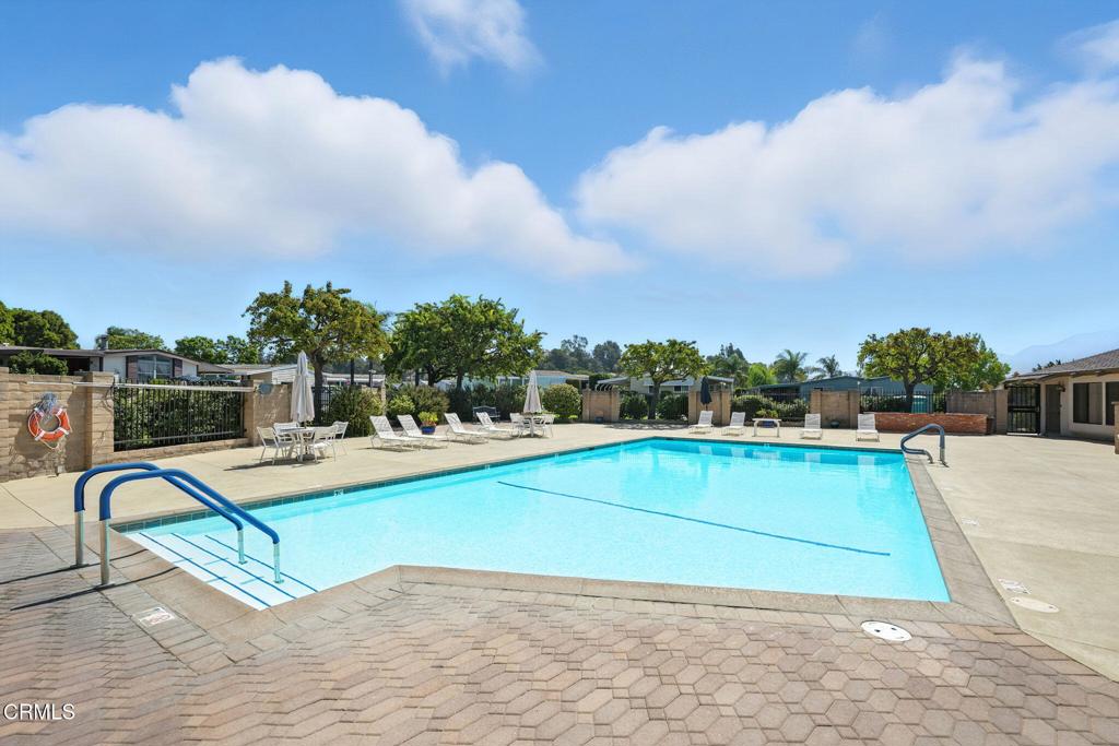 14 Tahquitz Court, Unit 213 Camarillo, CA 93012 - Photo 27 of 38 Clubhouse pool