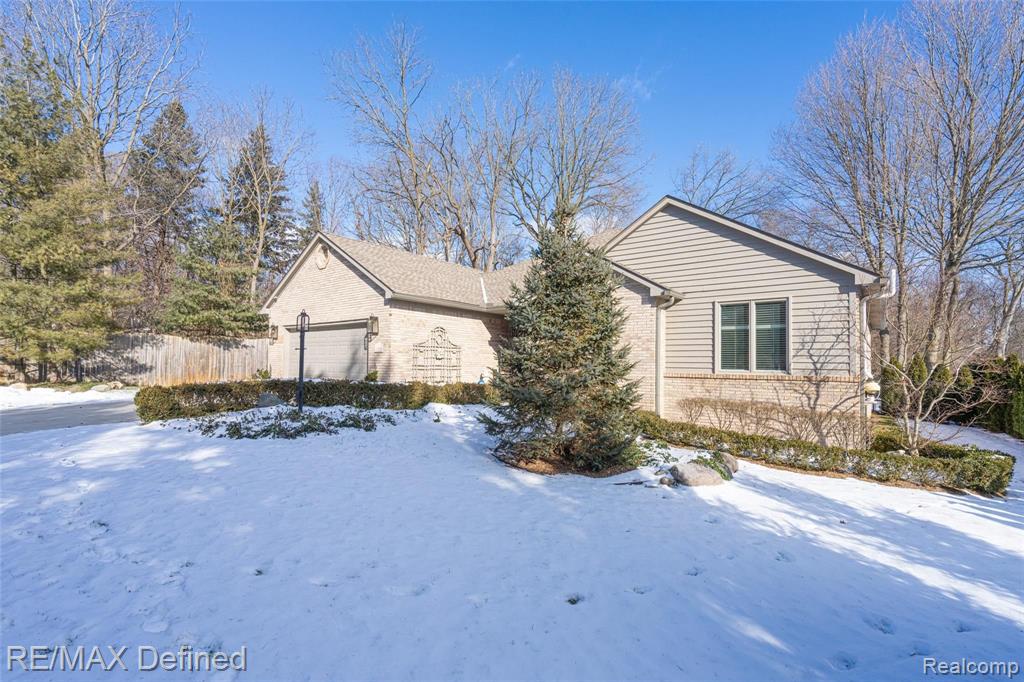 6553 Orion Road Rochester Hills, MI 48306 - Photo 2 of 25