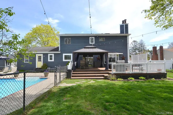 $899,990 | 30 Myrtle Lane, Patchogue, NY 11772