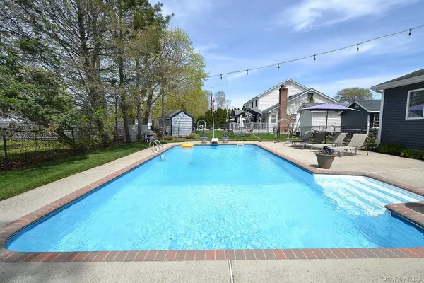 $899,990 | 30 Myrtle Lane, Patchogue, NY 11772