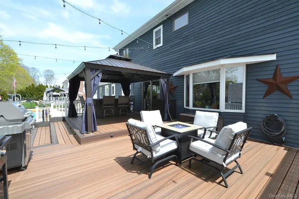 $899,990 | 30 Myrtle Lane, Patchogue, NY 11772