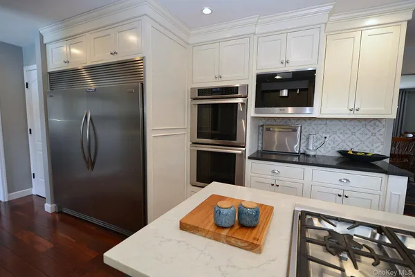 $899,990 | 30 Myrtle Lane, Patchogue, NY 11772