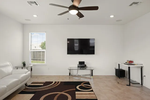 $2,000 | 538 Thunder Valley Trail, Georgetown, TX 78626