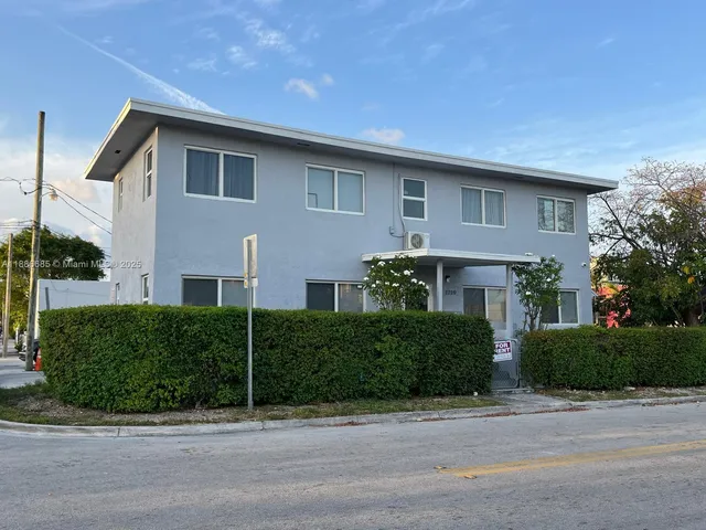 $1,860 | 1719 Northwest 1st Street, Unit 4, Miami, FL 33125