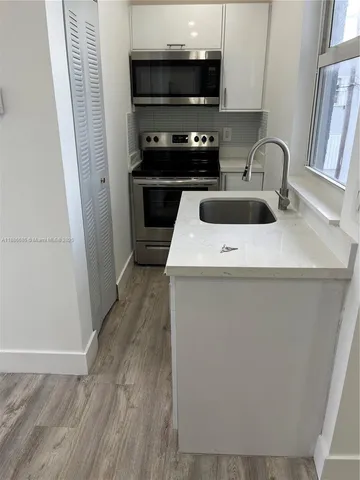 $1,850 | 1719 Northwest 1st Street, Unit 4, Miami, FL 33125