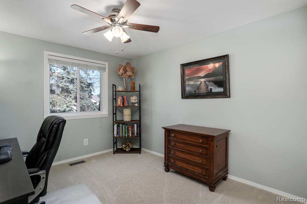 2063 Warrington Road Rochester Hills, MI 48307 - Photo 20 of 32