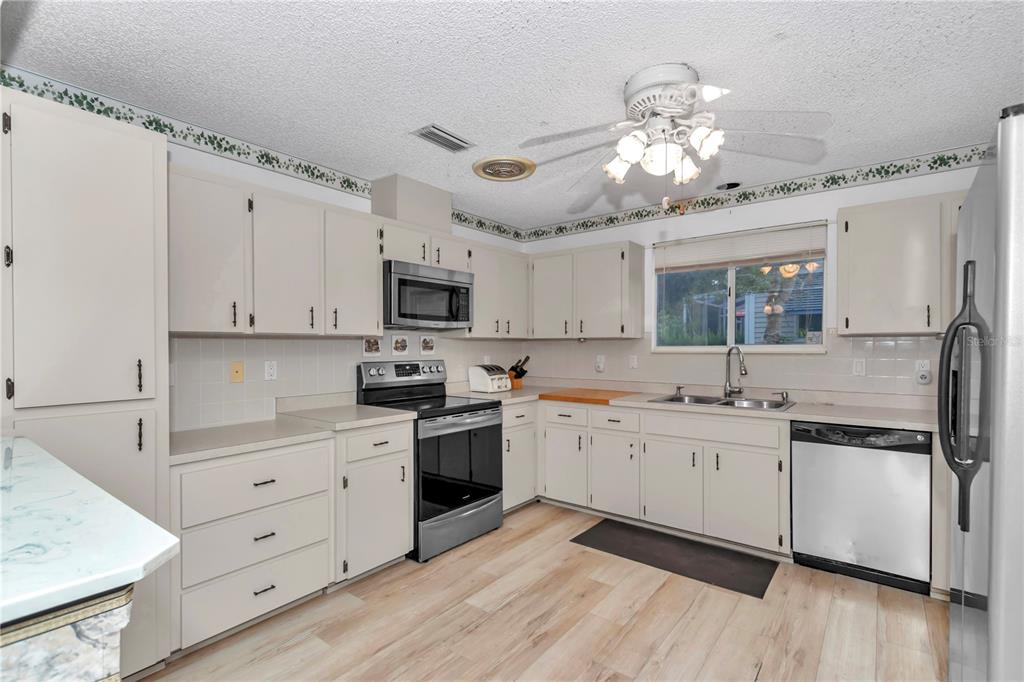 8695 Southwest 116th Street Road Ocala, FL 34481 - Photo 17 of 38 Gallery Image 17
