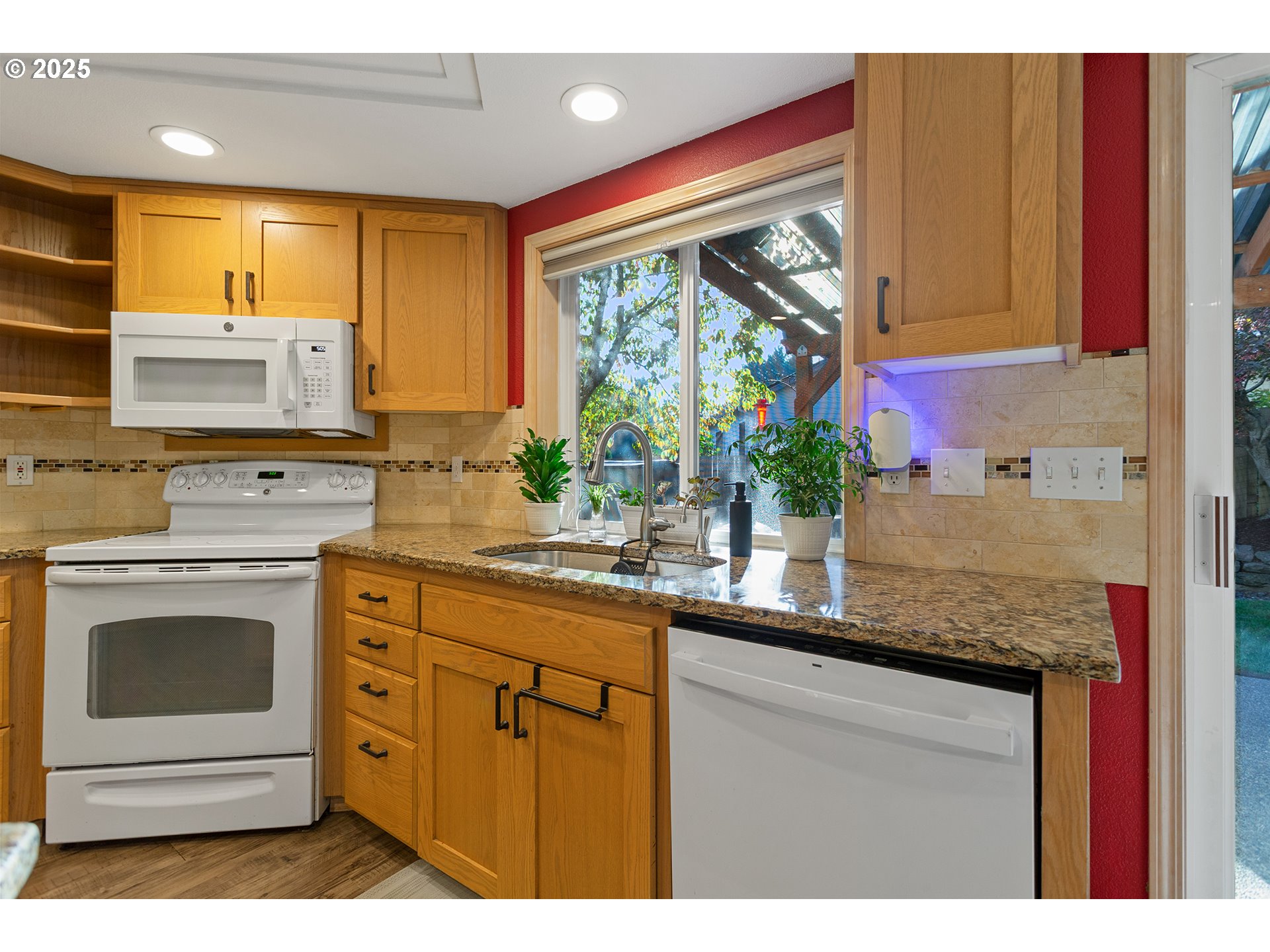16051 Southwest Refectory Place Portland, OR 97224 - Photo 15 of 45 Gallery Image 15