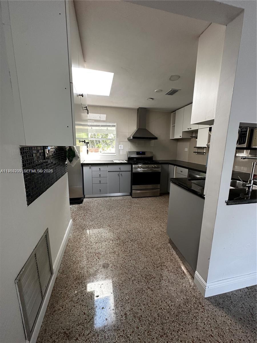 1561 Northeast 29th Street Pompano Beach, FL 33064 - Photo 13 of 16