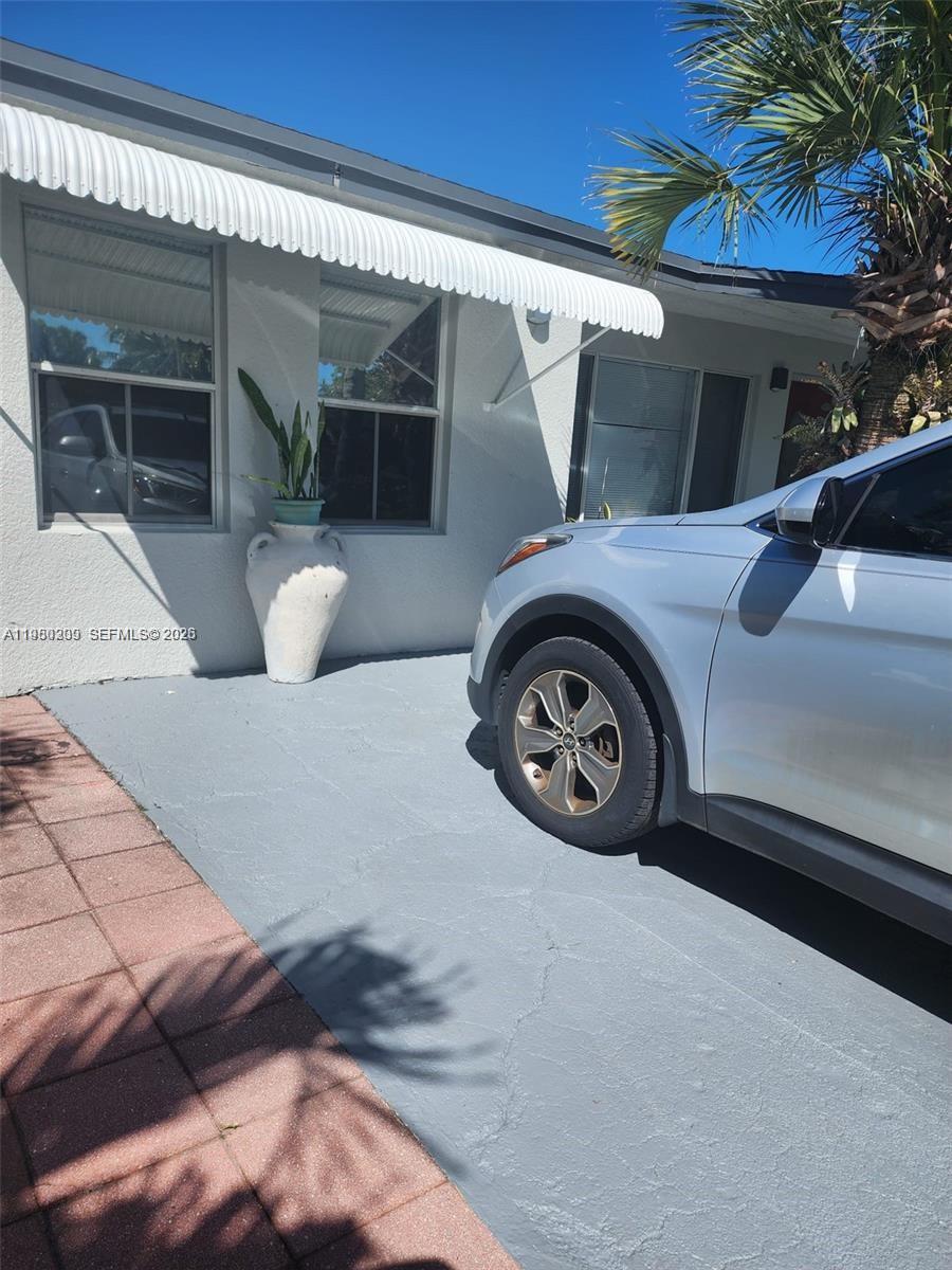 1561 Northeast 29th Street Pompano Beach, FL 33064 - Photo 3 of 16