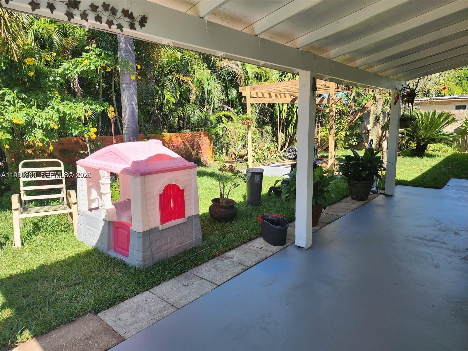 1561 Northeast 29th Street Pompano Beach, FL 33064 - Photo 6 of 16