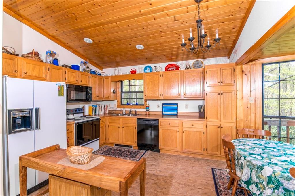 302 South Cove Road Canton, NC 28716 - Photo 5 of 24